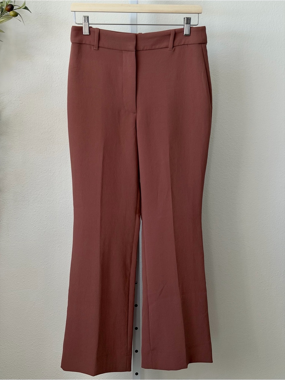 Aritzia Wilfred Cabaret High-Rise Slim Fit Flared Pant in Mocha Sorbet Size 8